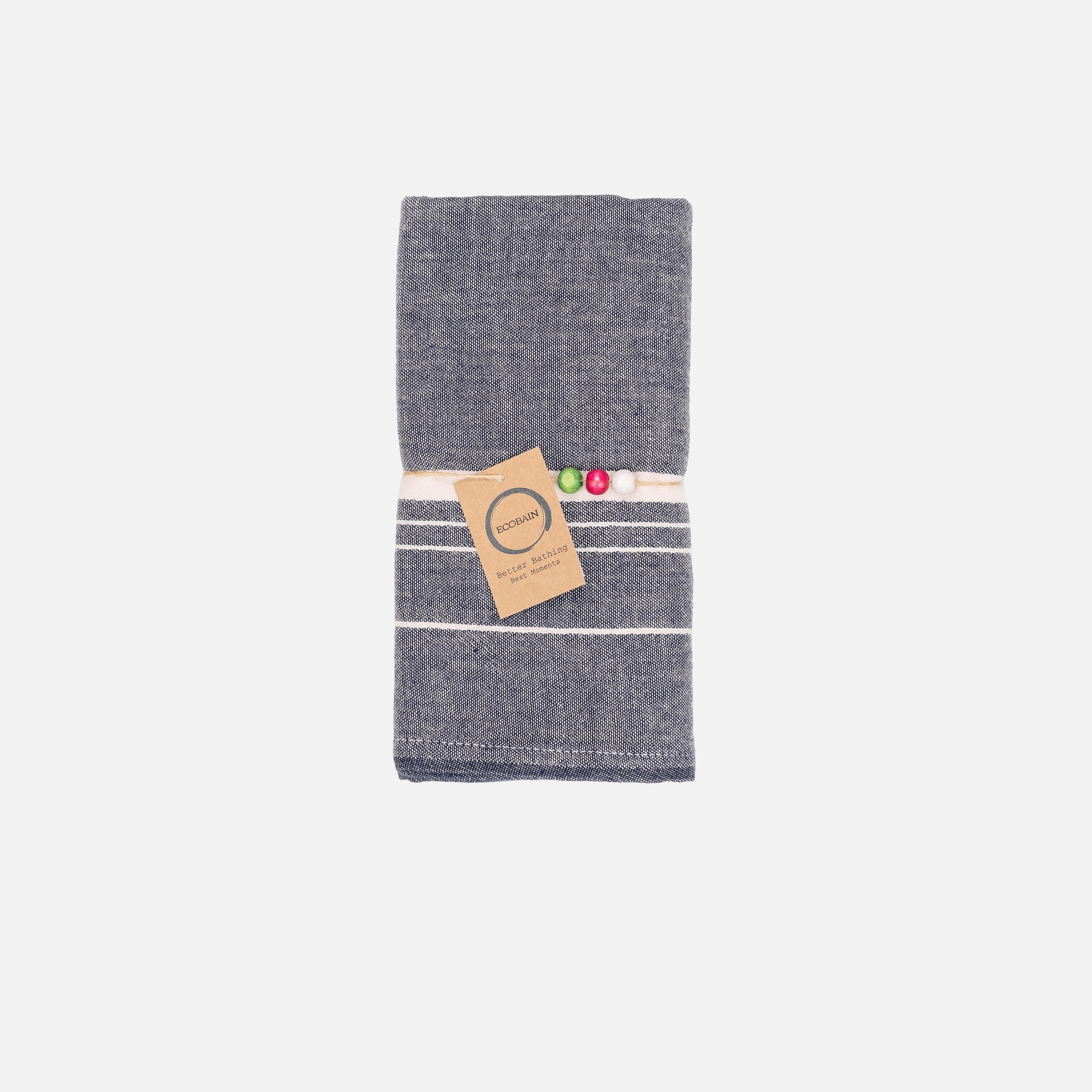 Kleines Ecobain Gästetuch aus der 'Bathroom Cocoon' Serie in tiefem Midnight Anchor Blau. Das 4-lagige Jacquard-Musselin-Gewebe bietet außergewöhnliche Weichheit und verwandelt jedes Händewaschen in ein kurzes, achtsames Wohlfühl-Ritual. Perfekt, um deinen Gästen ein Gefühl von exklusivem Home-Spa-Luxus zu schenken.