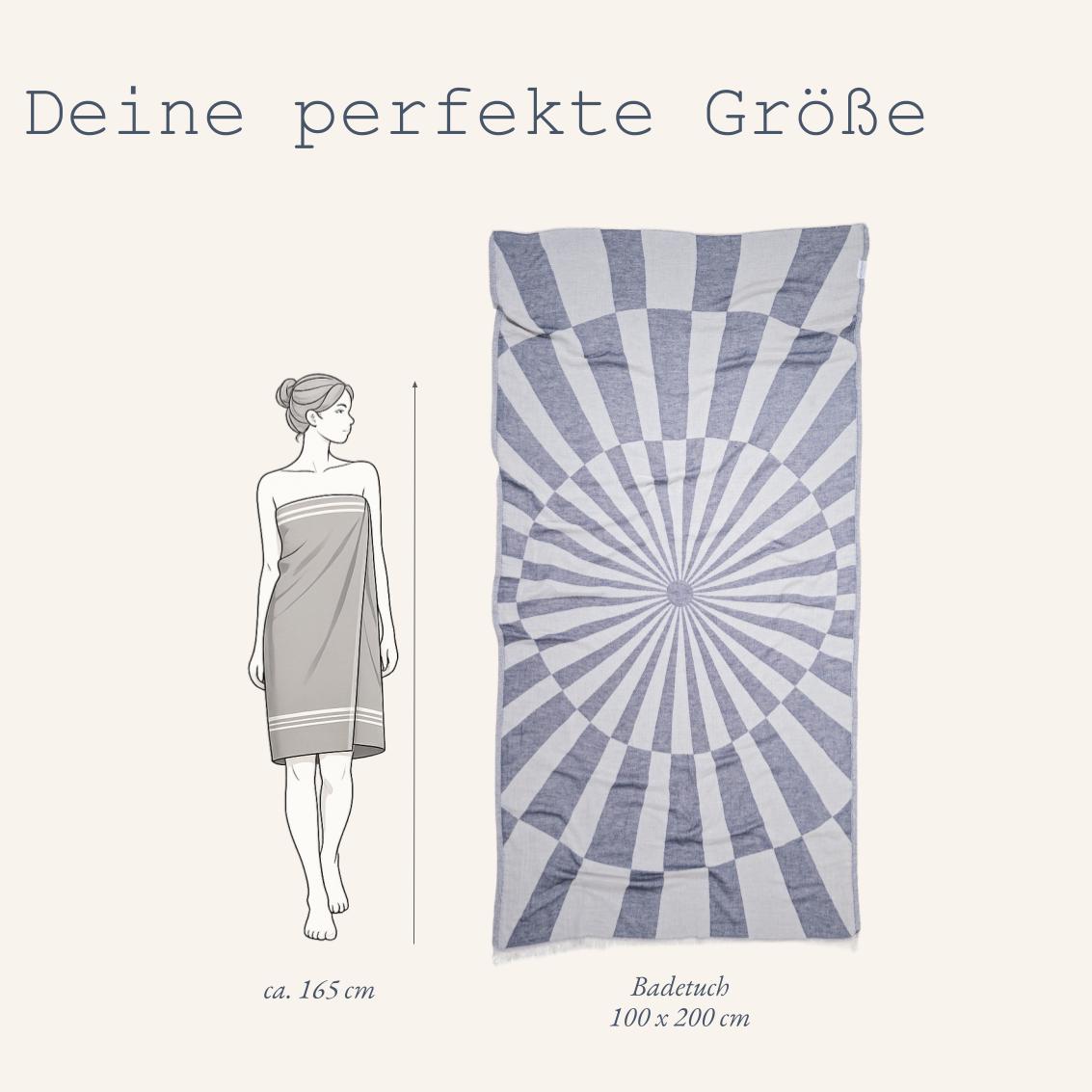 Maßtabelle für das Ecobain Optique Towel in Moon Shadow: Das große Wellness- und Badetuch in der Größe 100x200 cm vor einer weiblichen Silhouette dargestellt. Kompakt faltbares Premium-Pestemal in edlem Silbergrau mit haptischer Jacquard-Struktur für Sauna und Badezimmer.